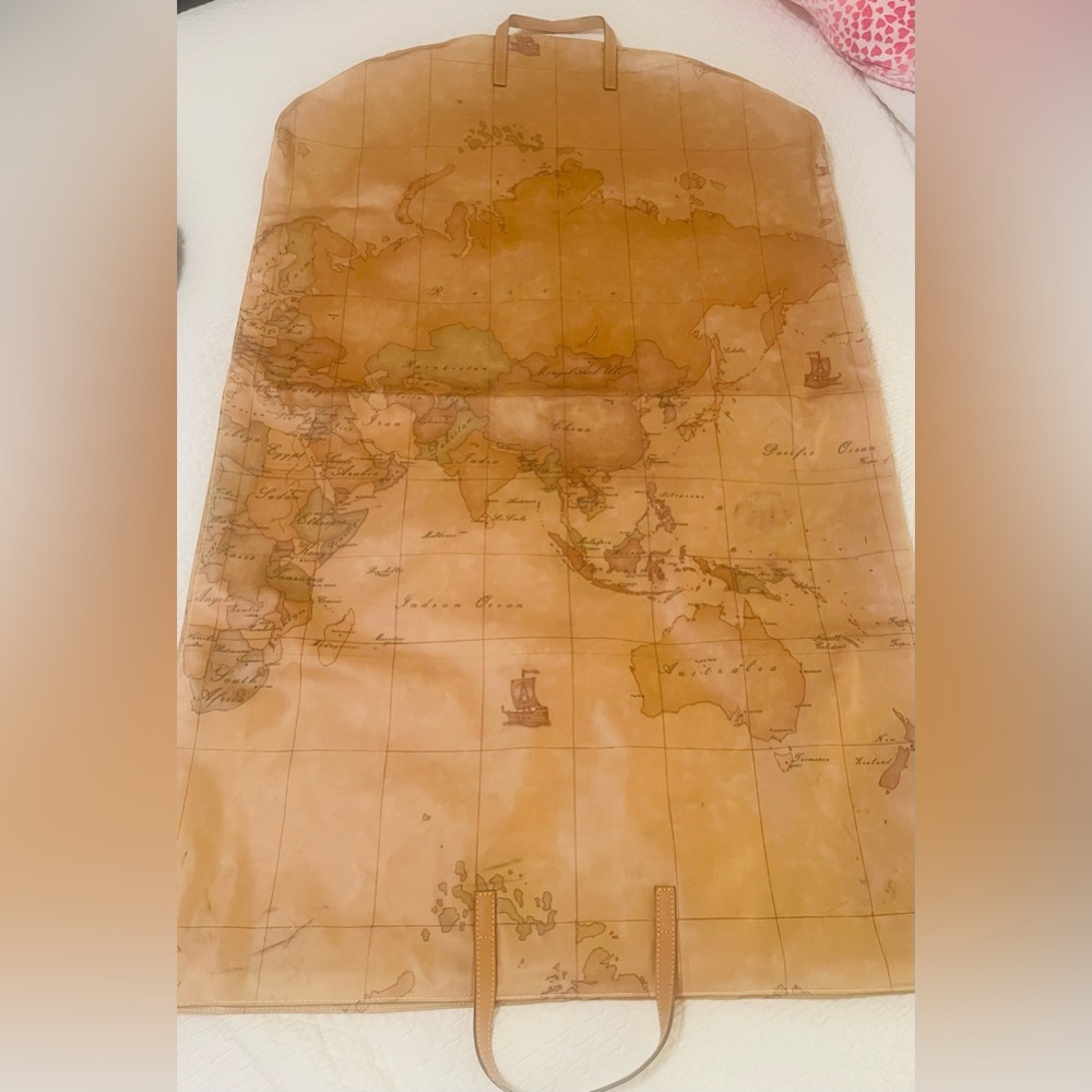 RARE ALVIERO MARTINI HANGING TRAVEL BAG